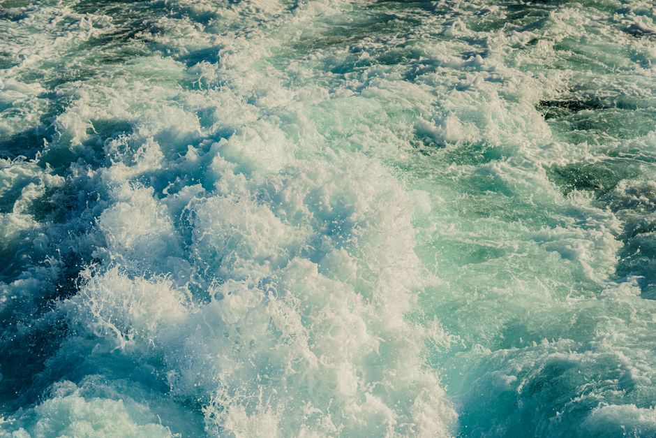 Nature Energetic Ocean Waves Creating A Natural, Vibrant Texture Perfect For Nature Themed Designs. HD Wallpaper #3836